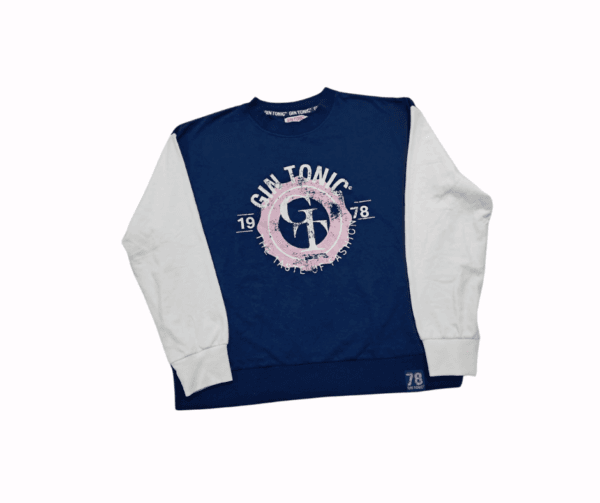 Elevate your casual style with this men's navy blue and white colorblock sweatshirt. Featuring a bold "Gin Tonic" graphic print and a modern design, it blends comfort and fashion seamlessly.