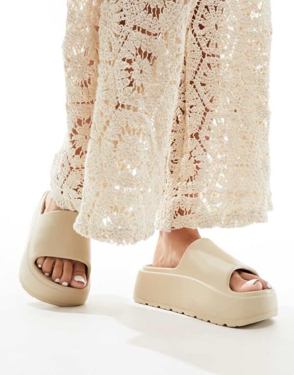 ASOS DESIGN Minimalist Beige Slide Sandals