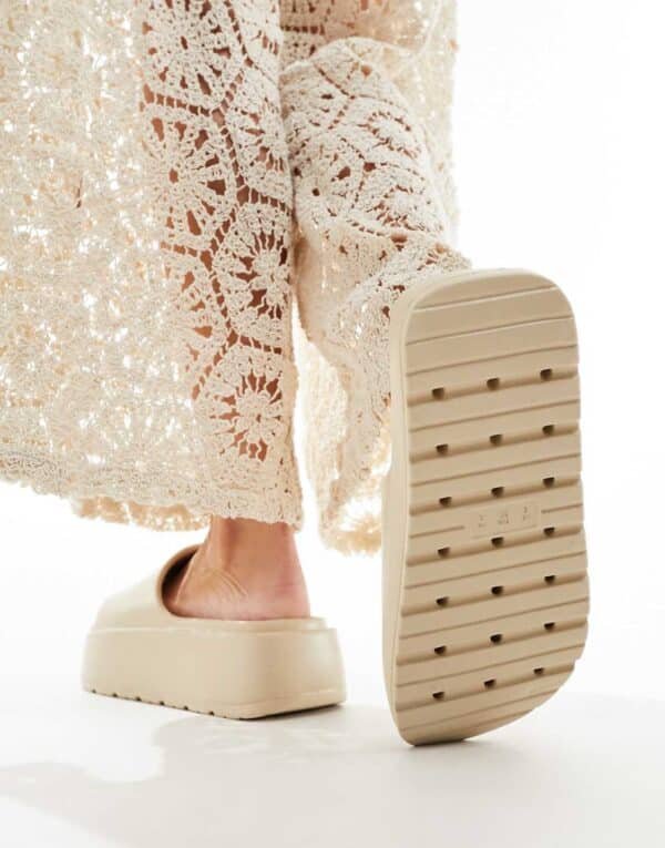 ASOS DESIGN Minimalist Beige Slide Sandals