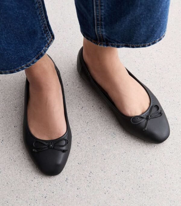 RAID Black Ballerina Flats – Classic Slip-On Shoes