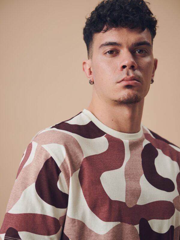 Aesthetics Abstract Print T-Shirt – Size S | Modern Streetwear Tee with Organic Curves Design