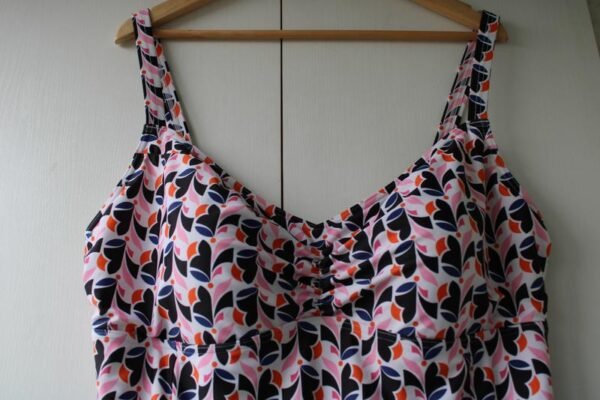 TU Women's Geometric Leaf Print Ruched One-Piece Swimsuit Size 6