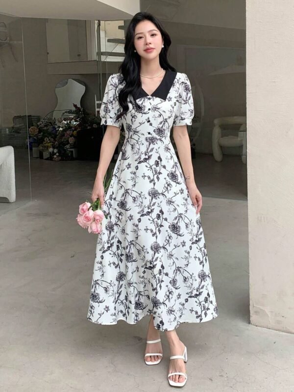 Dazy Floral Print Midi Dress with Contrast Collar – Size S