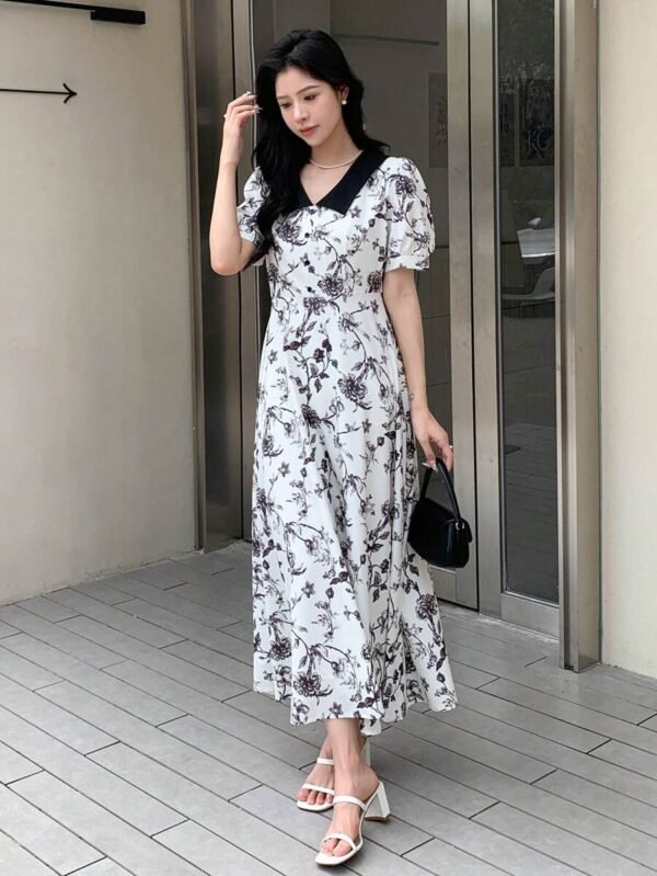Dazy Floral Print Midi Dress with Contrast Collar – Size S
