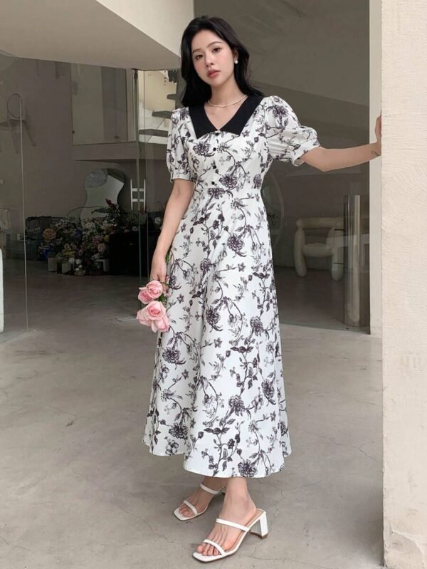Dazy Floral Print Midi Dress with Contrast Collar – Size S