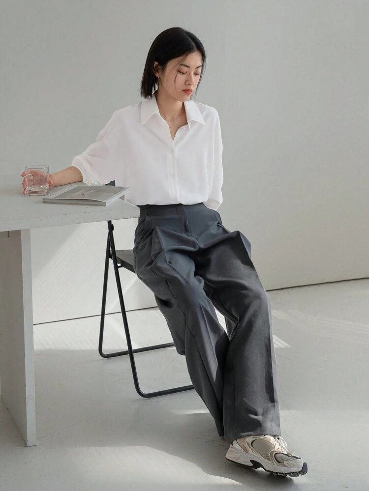 DAZY Classic White Button-Down Shirt – Size M