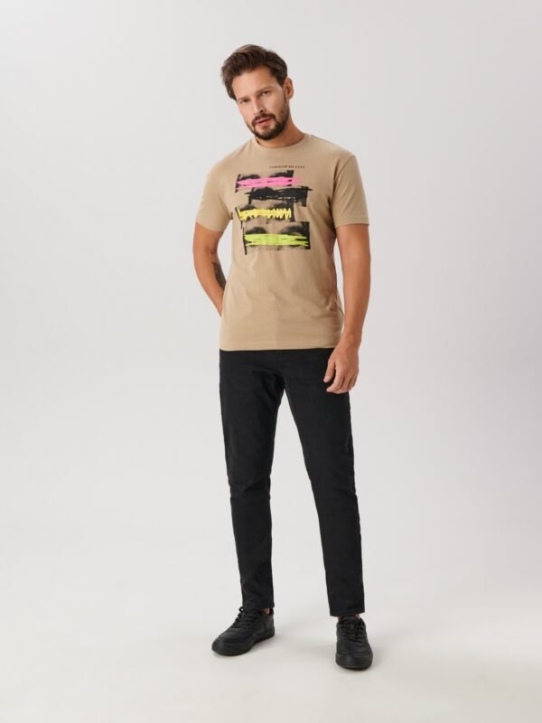 Sinsay “Through My Eyes” Men’s Graphic T-Shirt – Size S, Beige Tee with Neon Abstract Print