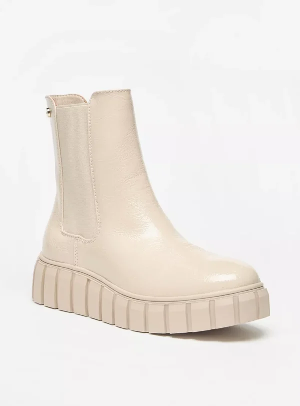 CELECTE EU 39 Cream Patent Chelsea Platform Boots – Chunky Tread Sole, Sleek & Trendy
