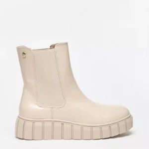CELECTE EU 39 Cream Patent Chelsea Platform Boots – Chunky Tread Sole, Sleek & Trendy