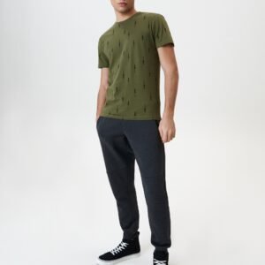 Sinsay Men’s Olive Green T-Shirt – All-Over Dagger Print, Casual Fit Tee, Size XL