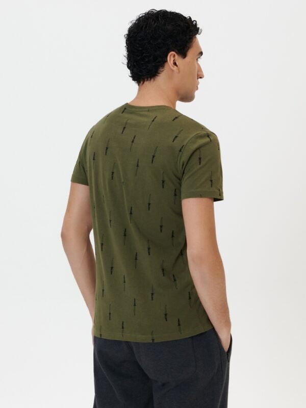 Sinsay Men’s Olive Green T-Shirt – All-Over Dagger Print, Casual Fit Tee, Size XL