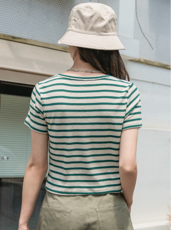Dazy Striped Ribbed Short Sleeve T-Shirt – Size M