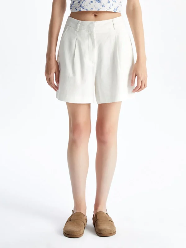 DAZY Women’s White High-Waisted Pleated Short Shorts – Size XL