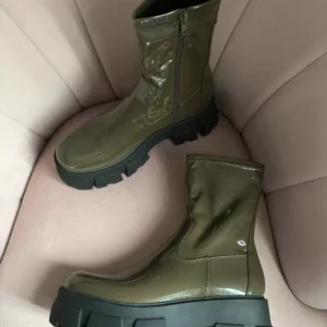 ALDO EU 40 Olive Patent Chunky Lug Sole Ankle Boots – Trendy Platform Chelsea Style