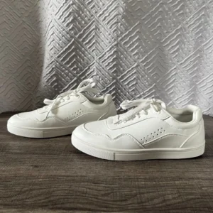 London Rebel White Perforated Lace-Up Trainers - Women's Size 35