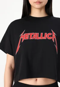 Noisy May Cropped Metallica Logo Graphic T-Shirt