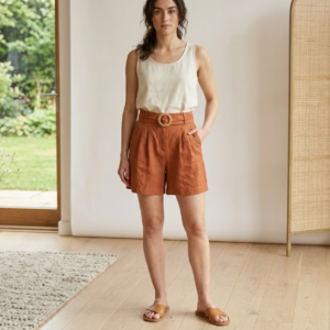 High-Waisted Tailored Shorts with Tortoise-Shell Buckle Belt – Rust/Terracotta